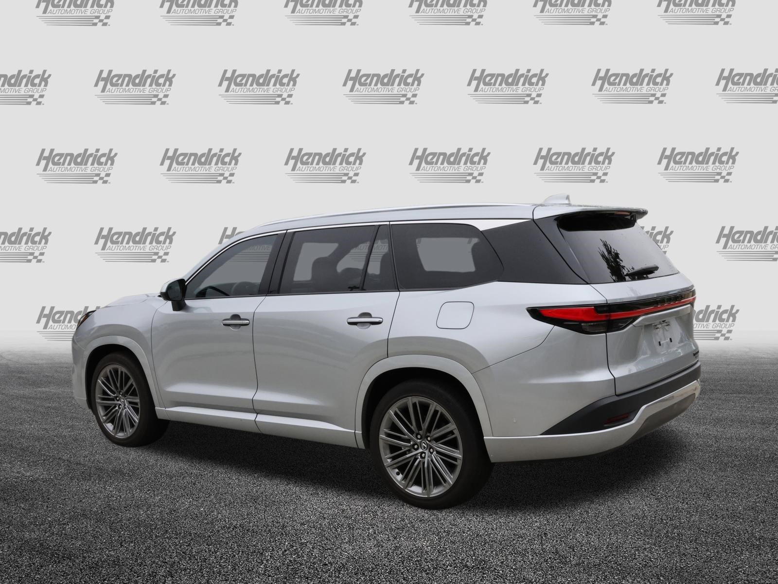 Used 2025 Lexus TX 550h AWD Plug-In Hybrid w/ Technology Package image 7