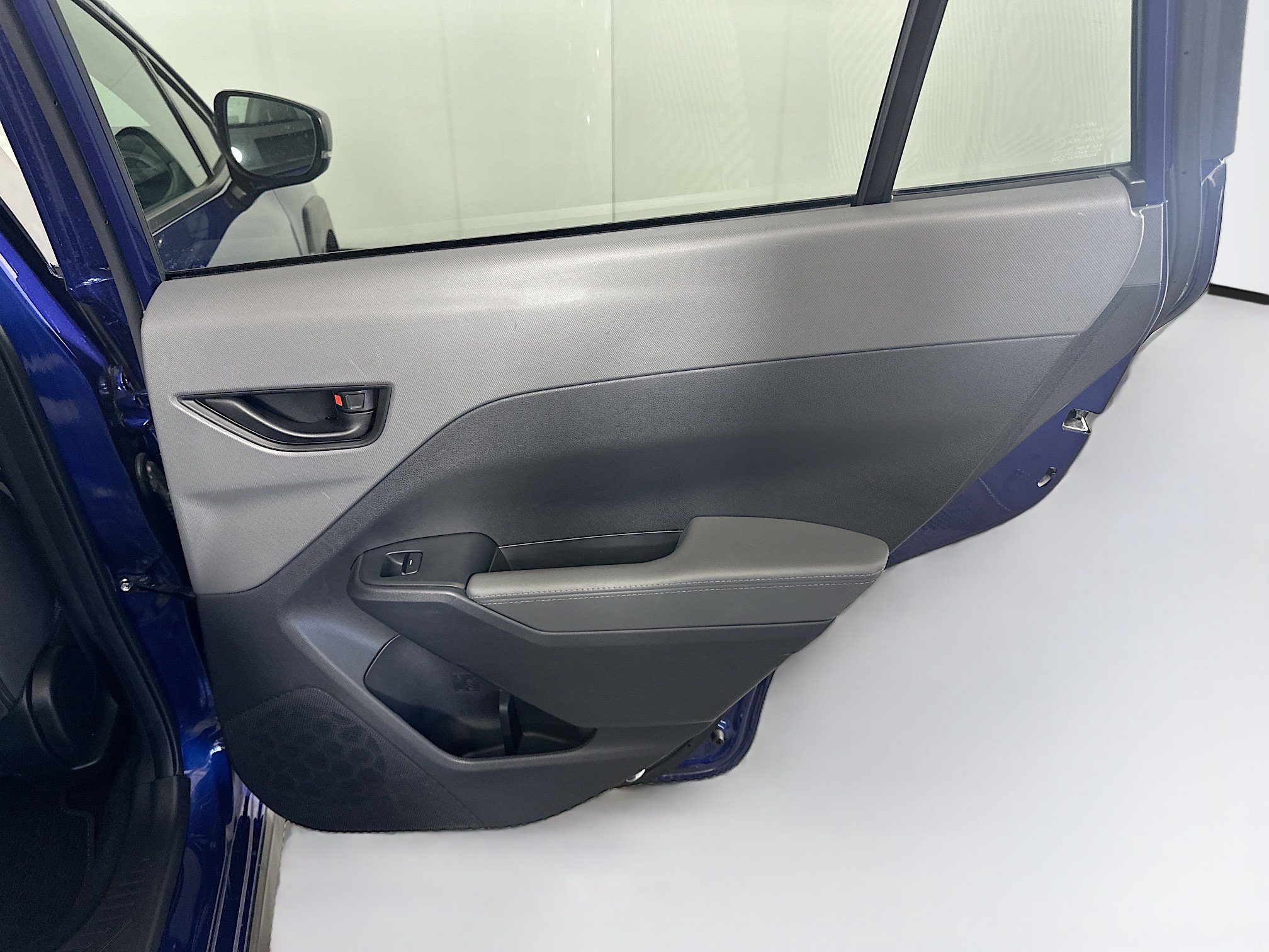 Used 2025 Subaru Crosstrek 2.5i Premium AWD/4WD image 29