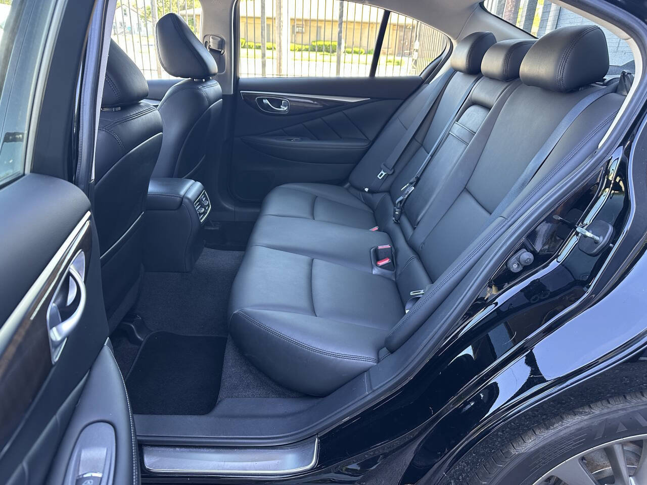 Used 2019 INFINITI Q50 Luxe w/ Essential Package (3.0T Luxe) AWD/4WD image 14