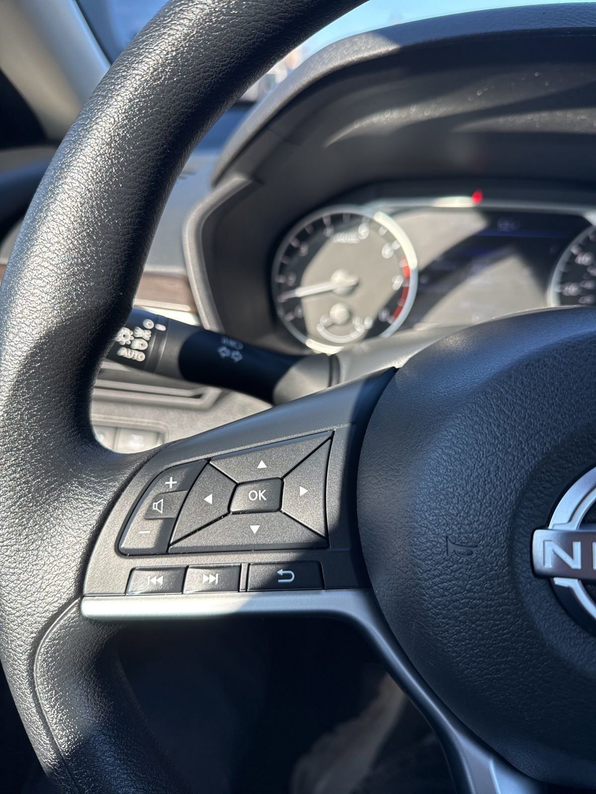 Used 2024 Nissan Altima 2.5 SV image 15