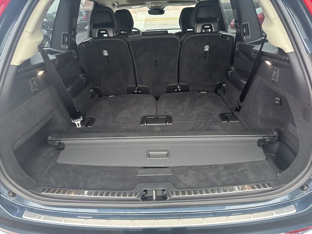 Used 2025 Volvo XC90 B5 Plus w/ Protection Package Premier image 37