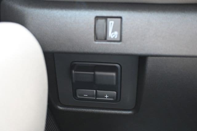 Used 2025 Chevrolet Colorado ZR2 w/ Technology Package AWD/4WD image 39
