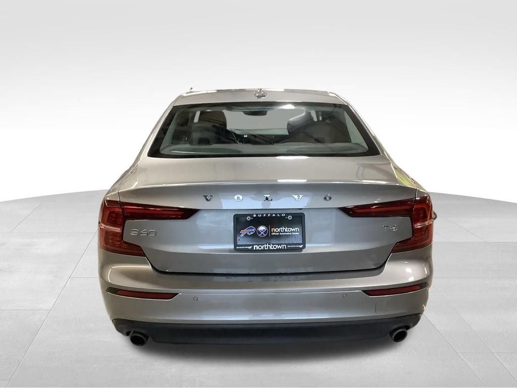 Used 2020 Volvo S60 T6 Momentum AWD/4WD image 5