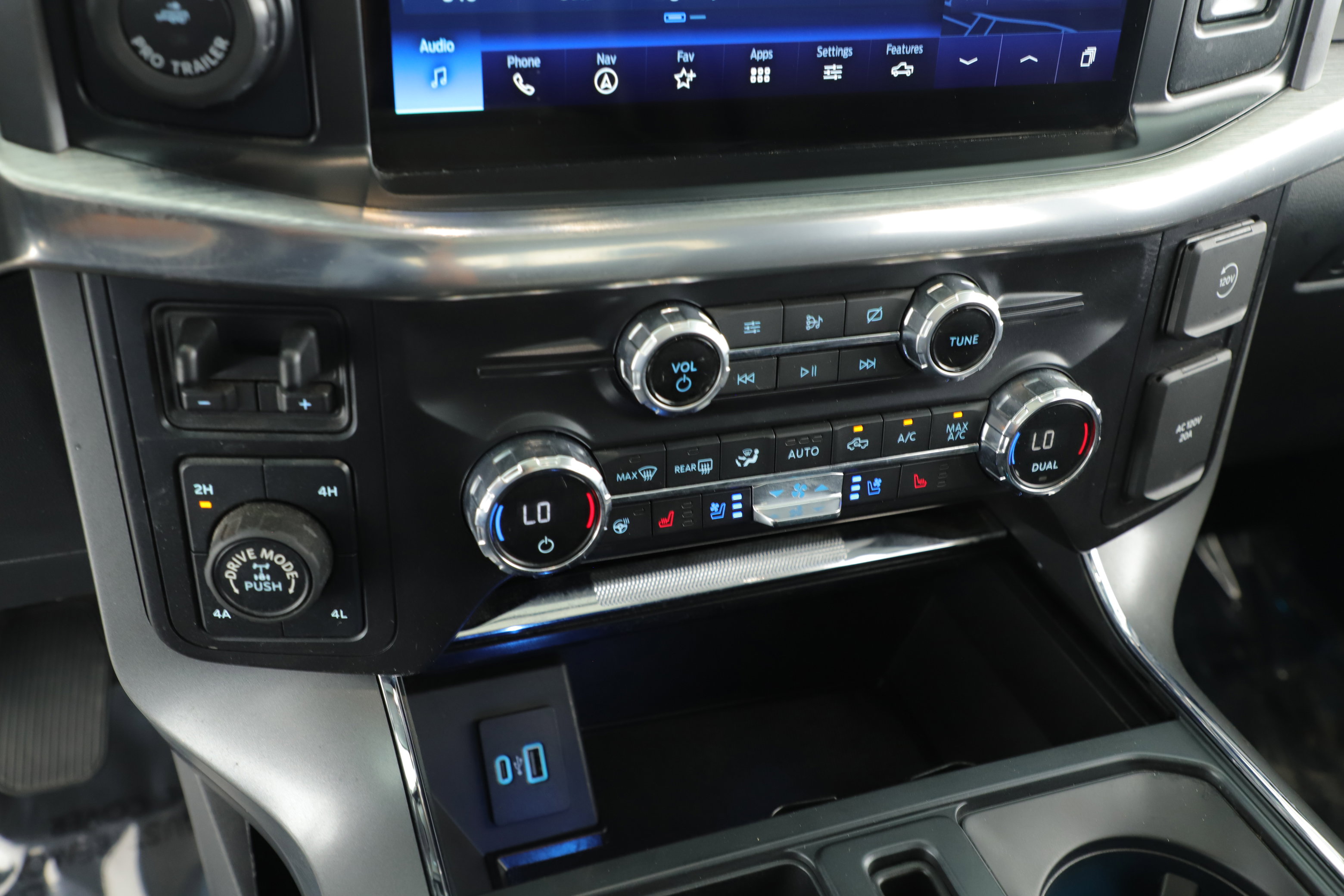 Used 2021 Ford F150 Lariat w/ Equipment Group 502A High AWD/4WD image 16