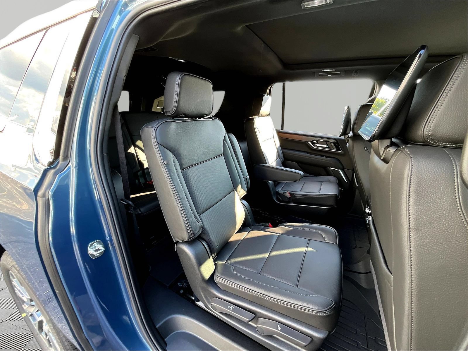 New 2026 GMC Yukon XL Denali w/ Denali Reserve Package AWD/4WD image 20