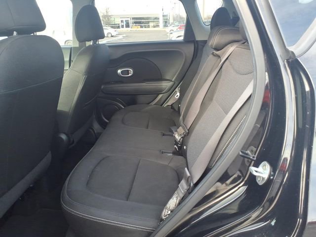 Used 2017 Kia Soul + image 9