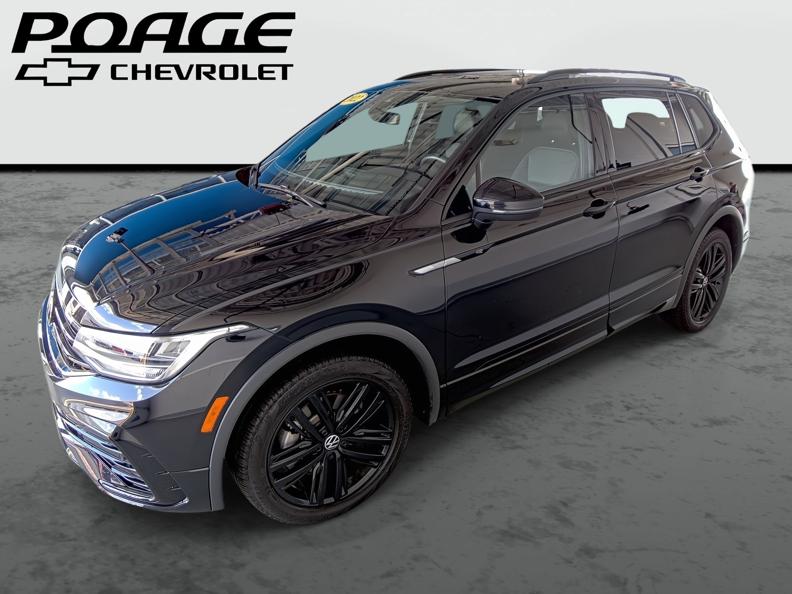 Used 2022 Volkswagen Tiguan SE R-Line image 1