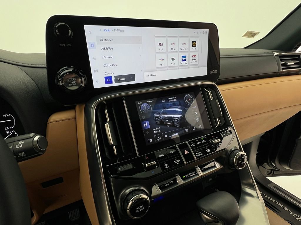 Used 2024 Lexus LX 600 4WD w/ Appearance Package image 20