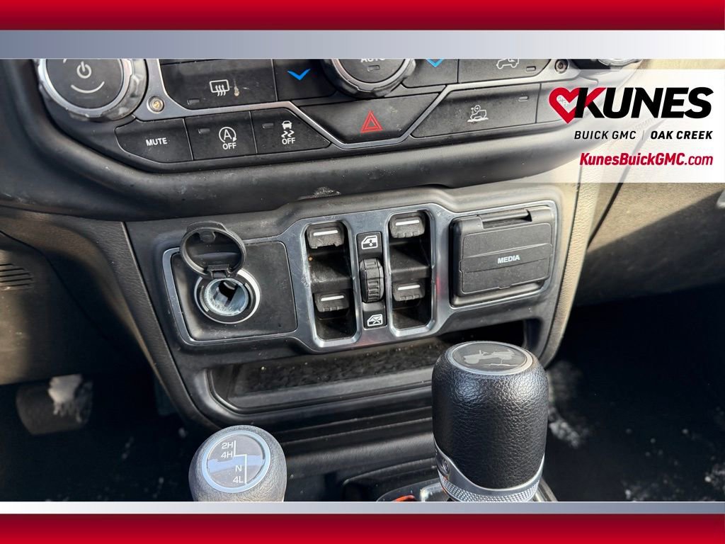 Used 2023 Jeep Wrangler Sport S AWD/4WD image 17