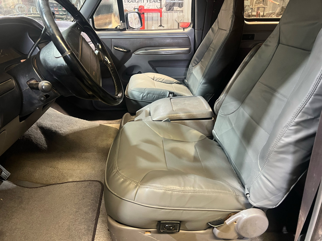 Used 1995 Ford Bronco XLT image 6