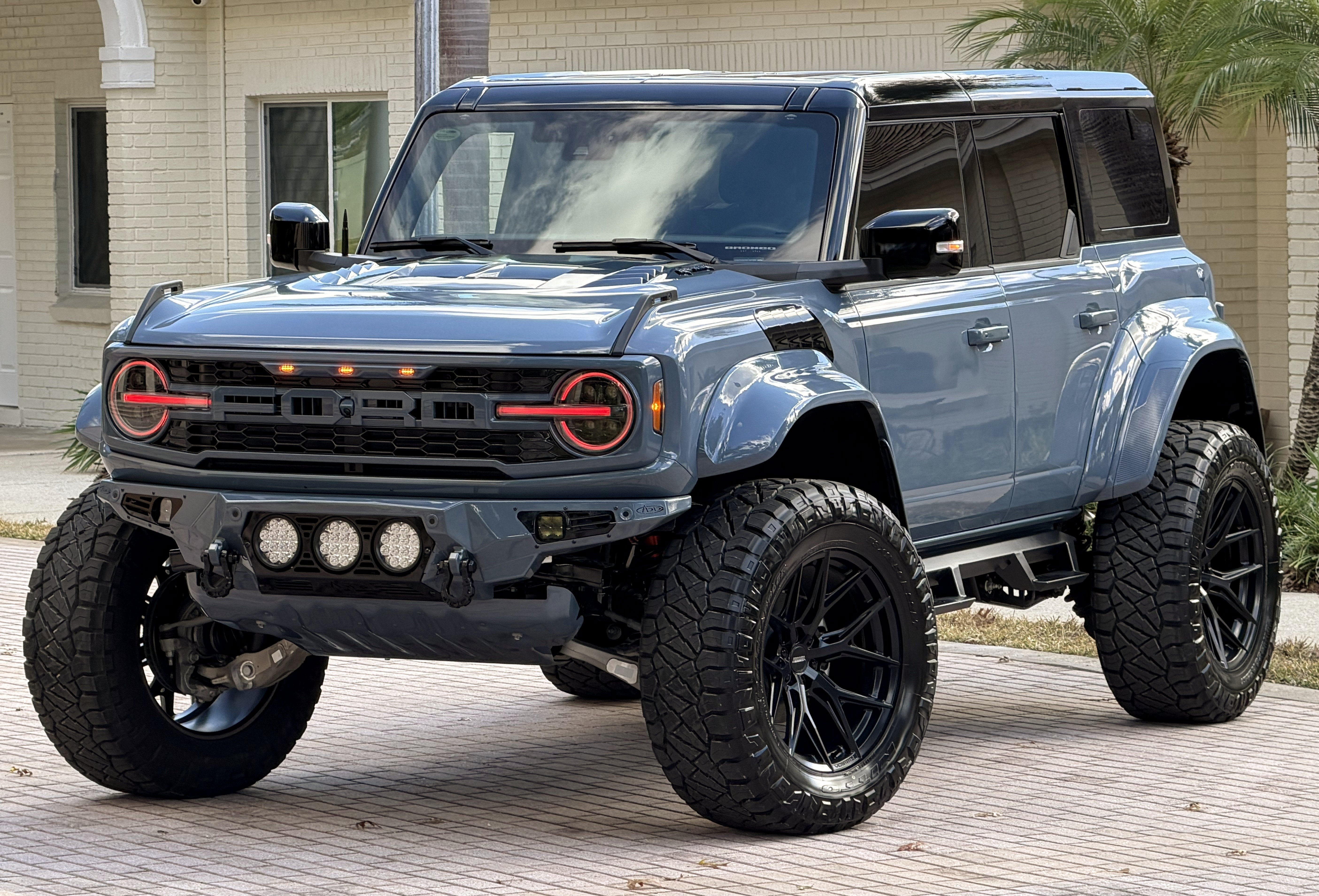 Used 2025 Ford Bronco Raptor AWD/4WD image 3