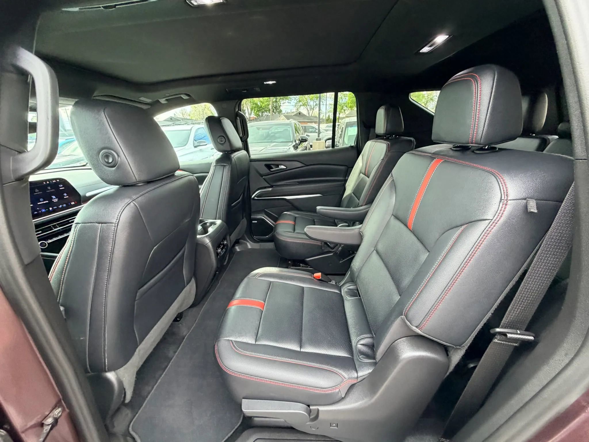 Used 2024 Chevrolet Traverse RS image 25