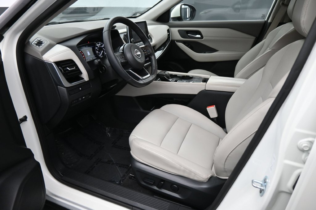 Used 2023 Nissan Rogue SL FWD image 5