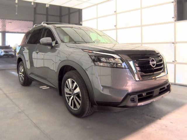 Certified 2025 Nissan Pathfinder SL FWD image 4