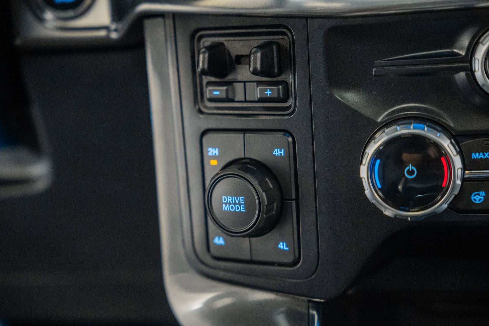 Certified 2023 Ford F150 Lariat w/ Equipment Group 502A High image 29