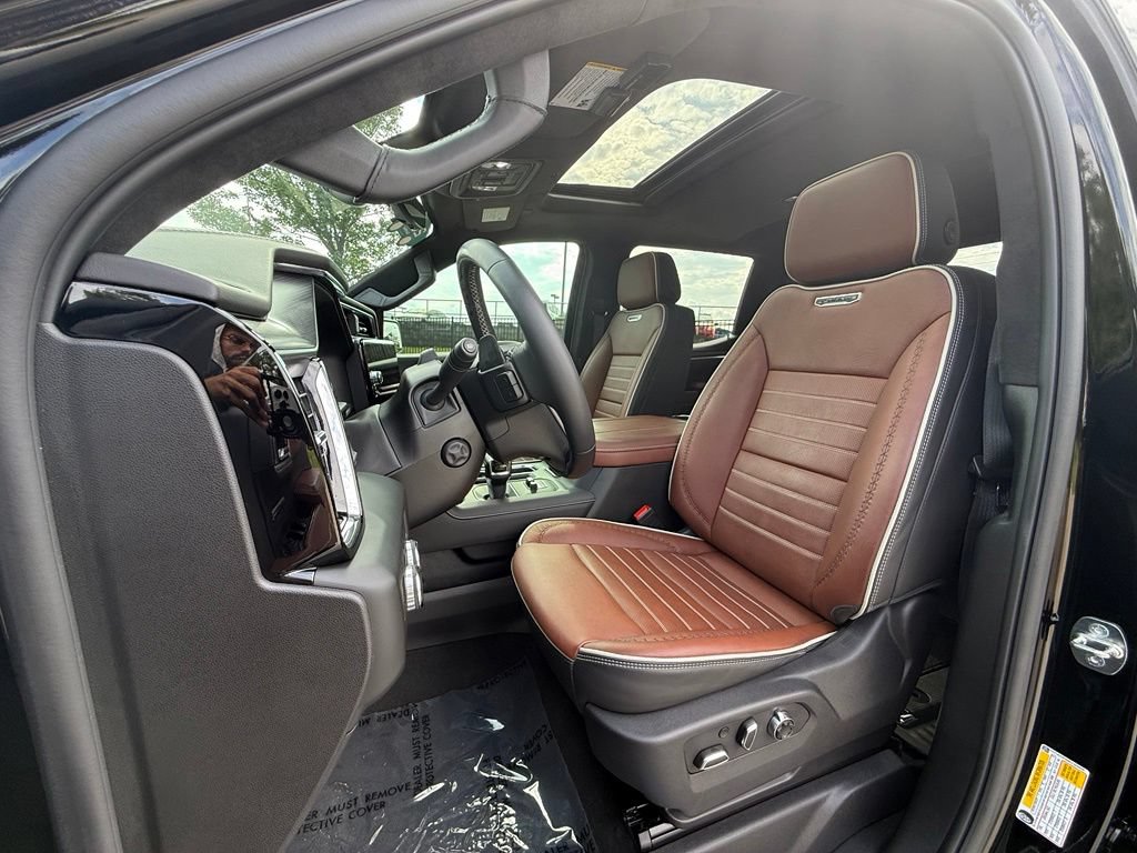Used 2024 GMC Sierra 1500 Denali Ultimate AWD/4WD image 6