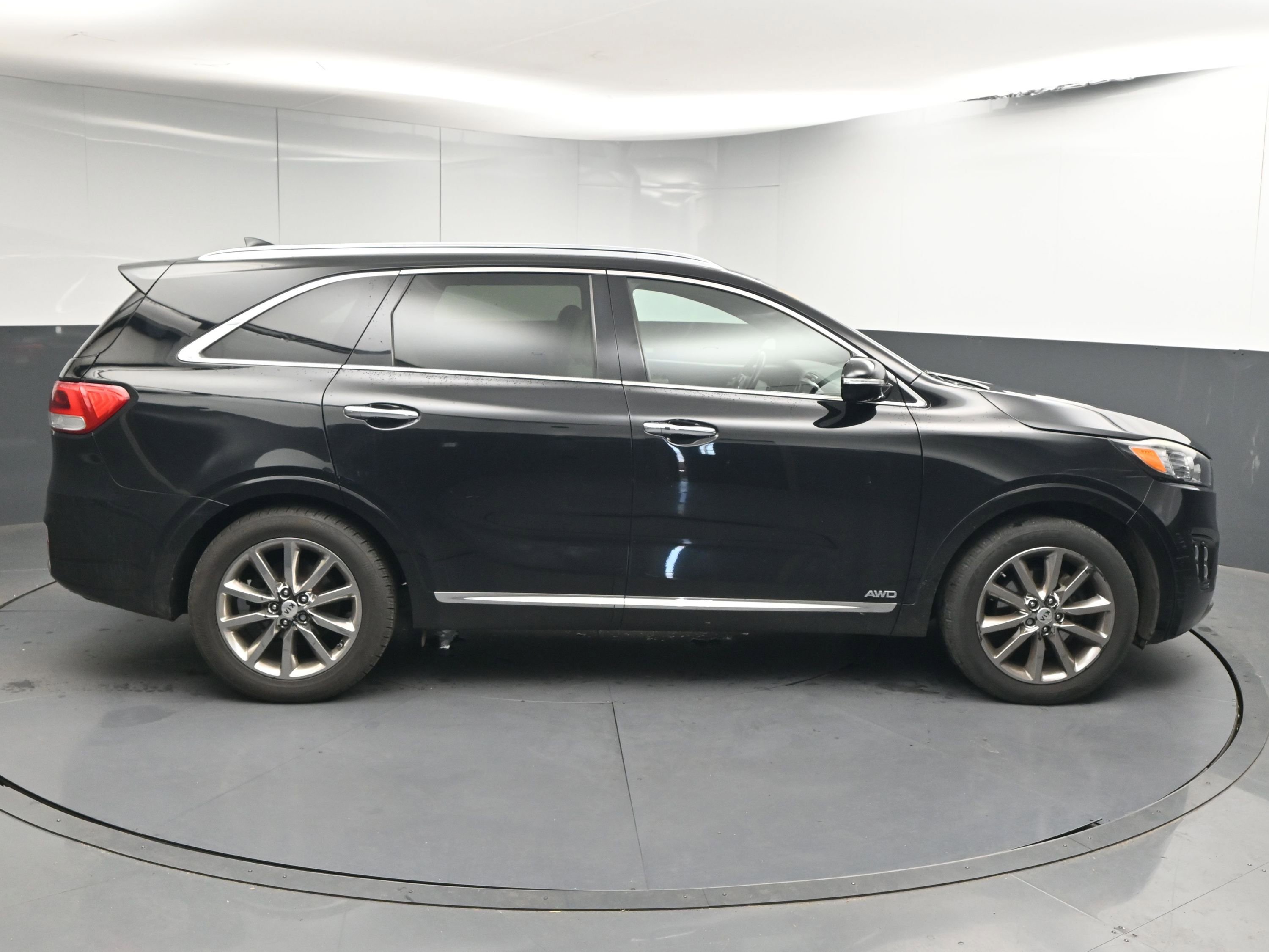 Used 2016 Kia Sorento SX image 9