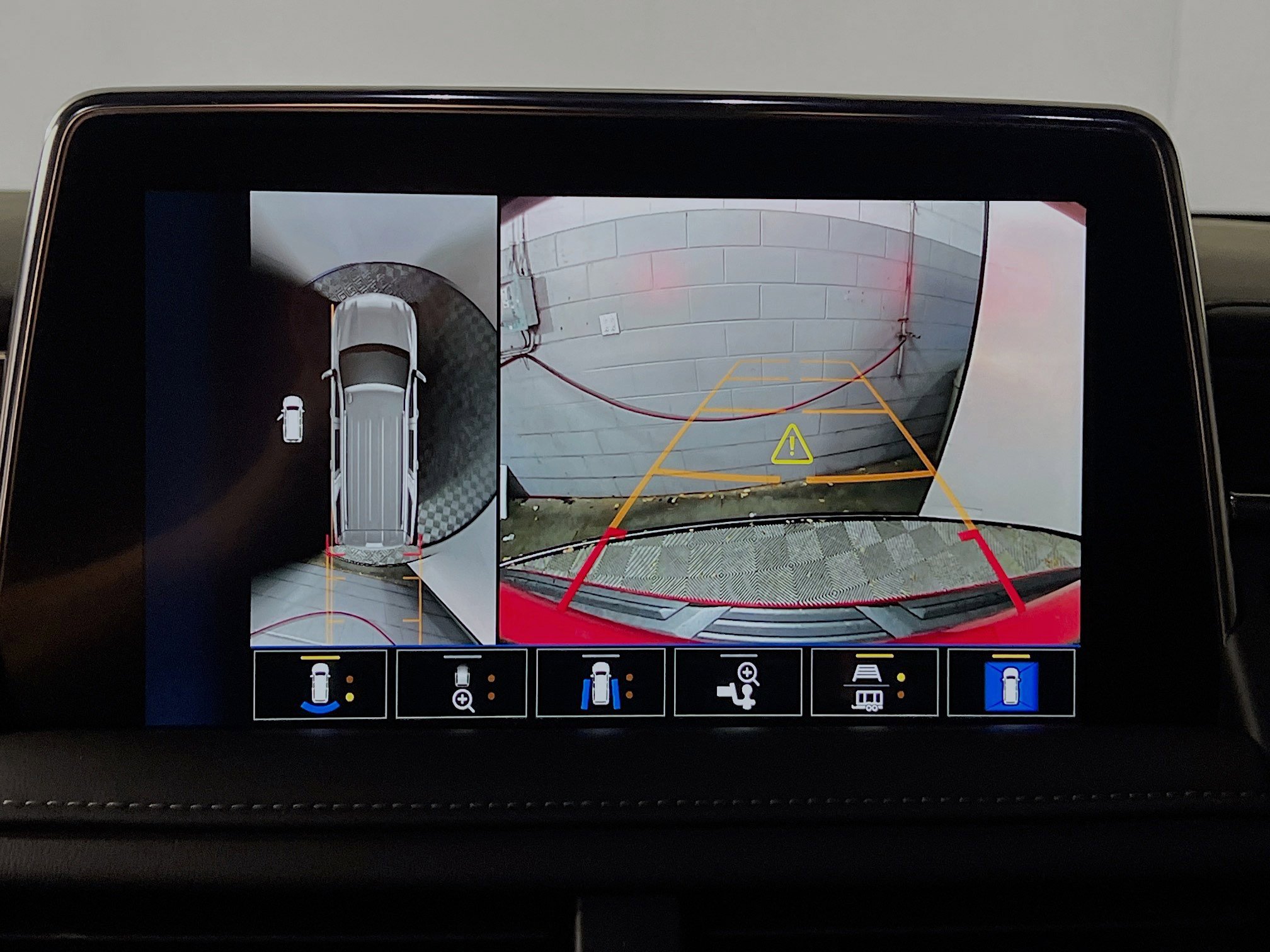 Used 2023 Chevrolet Tahoe Z71 w/ Luxury Package image 28