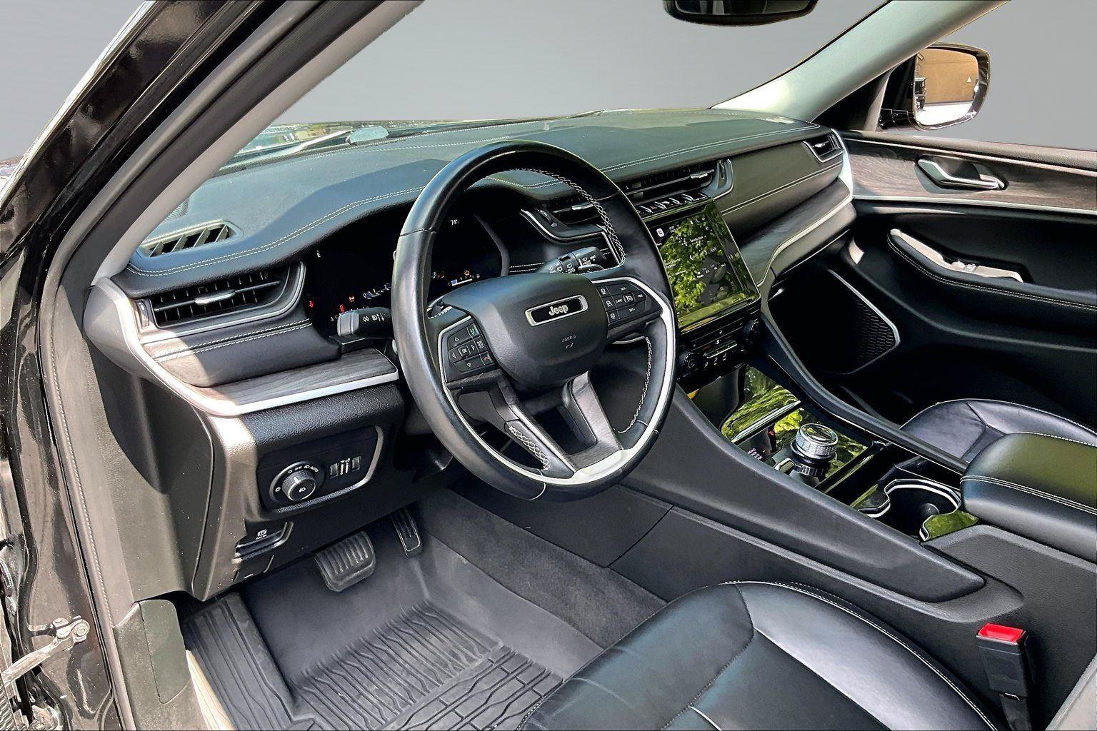 Used 2021 Jeep Grand Cherokee L Limited AWD/4WD image 14