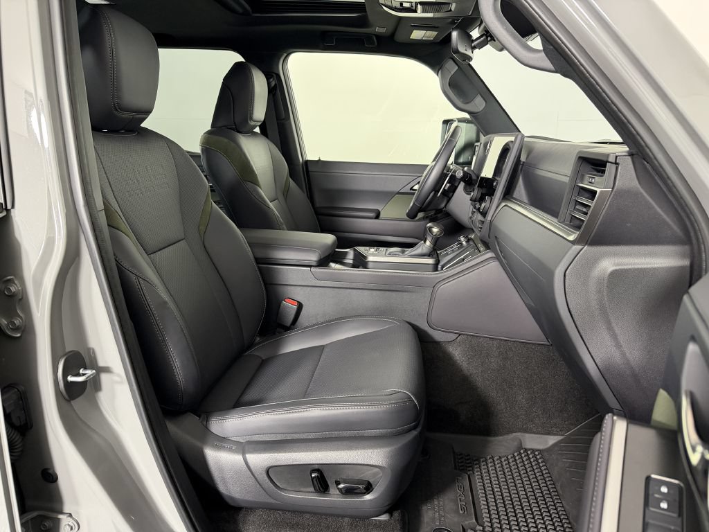 Used 2025 Lexus GX 550 AWD/4WD image 25
