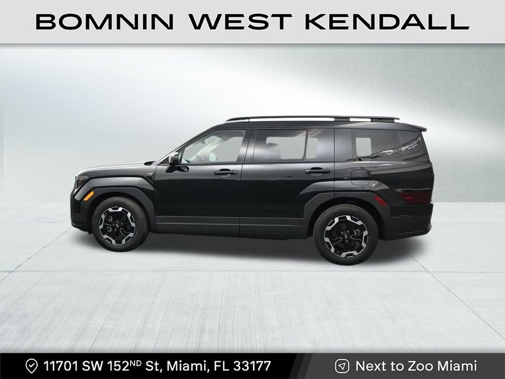 Used 2025 Hyundai Santa Fe SEL image 2