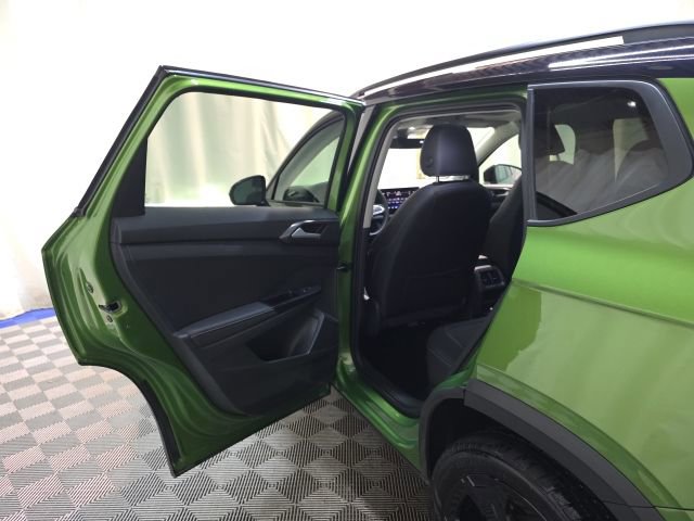 Used 2025 Volkswagen Taos SE image 26