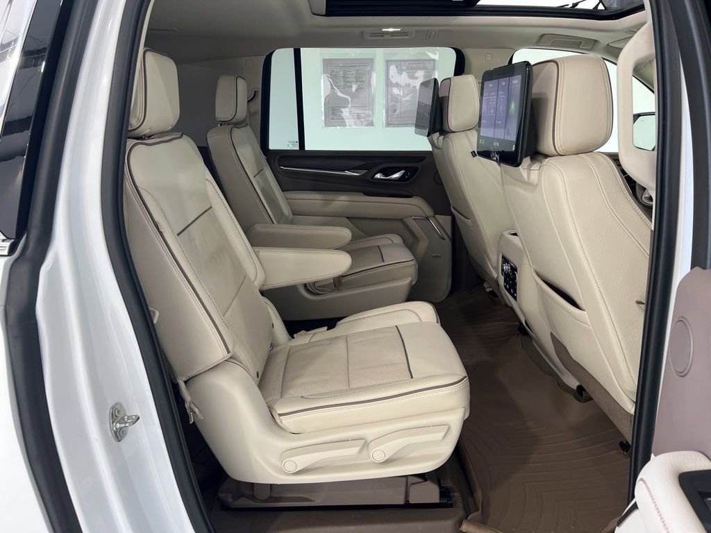 Used 2021 GMC Yukon XL Denali w/ Denali Premium Package image 25