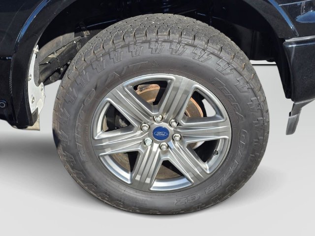 Used 2018 Ford F150 Lariat w/ Equipment Group 502A Luxury AWD/4WD image 9