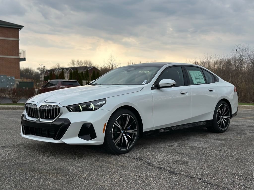 New 2026 BMW 530i xDrive w/ M Sport Package AWD/4WD image 3