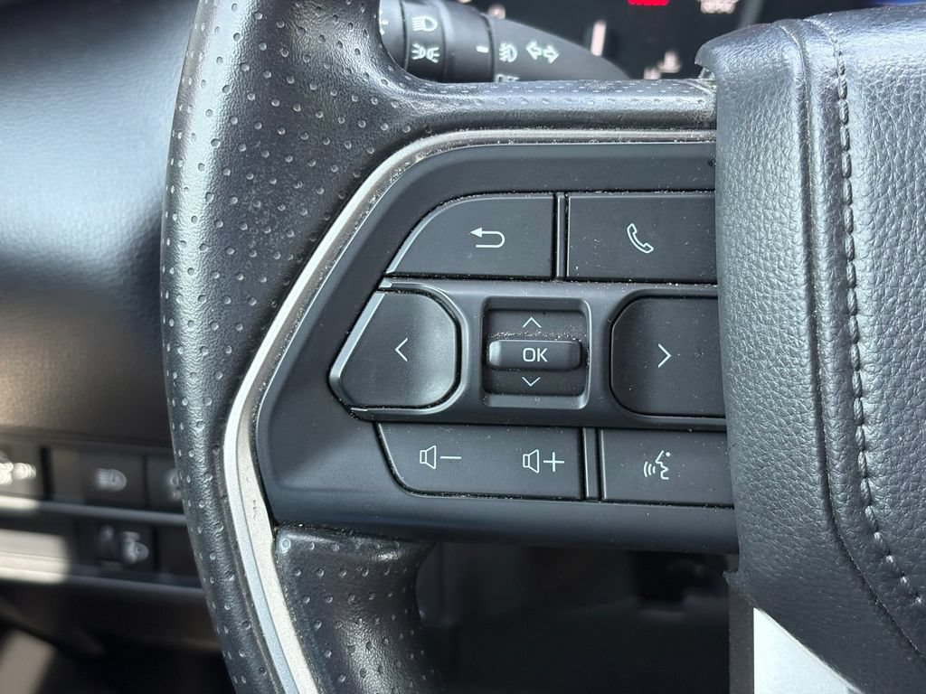 Used 2025 Toyota Tundra SR5 w/ SR5 Convenience Package AWD/4WD image 26
