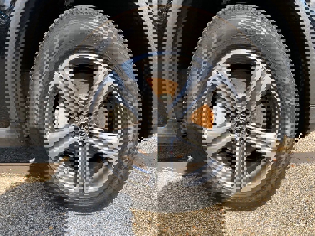 Used 2022 Mercedes-Benz GLC 300 4MATIC w/ Premium Package Lite image 9