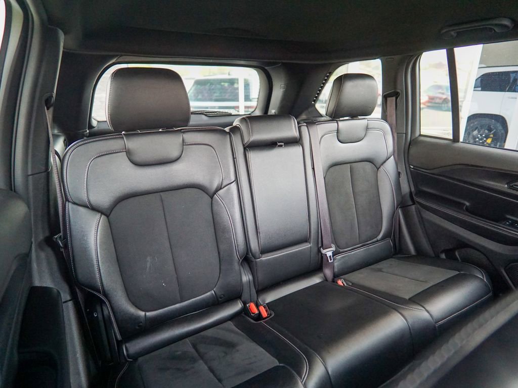 Used 2024 Jeep Grand Cherokee Altitude AWD/4WD image 30