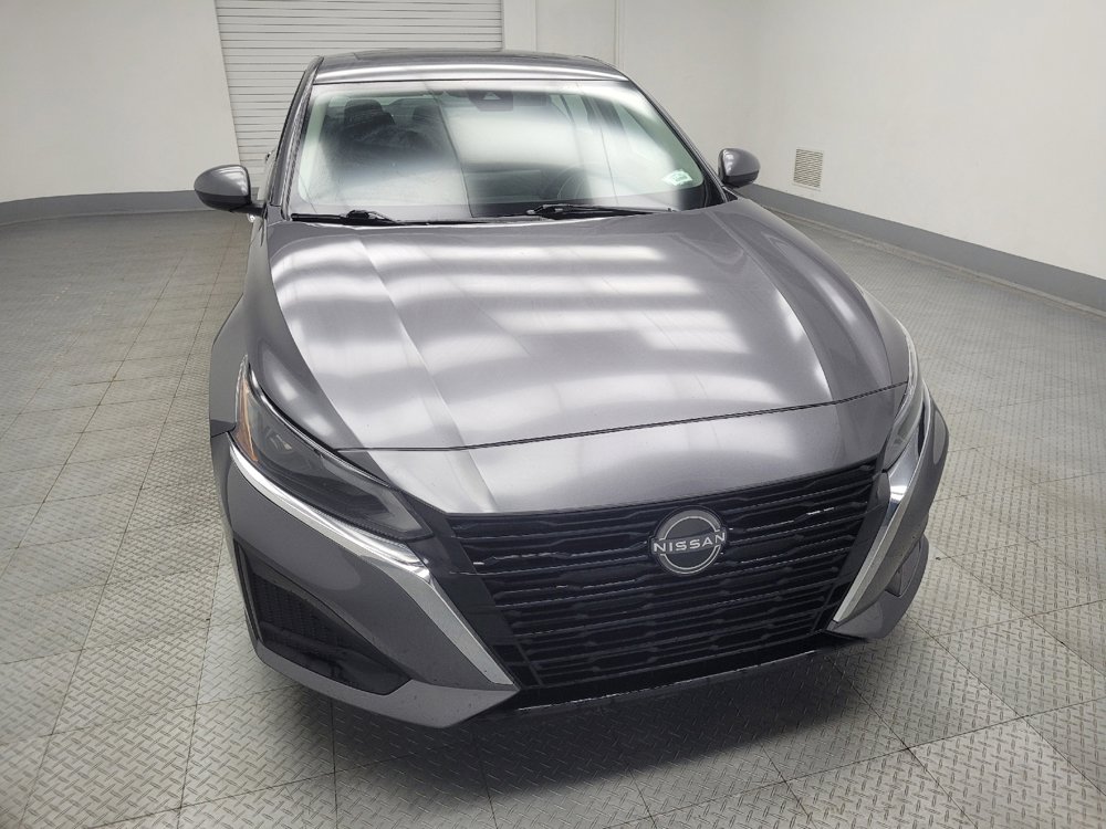 Used 2023 Nissan Altima 2.5 SV w/ SV Premium Package image 14