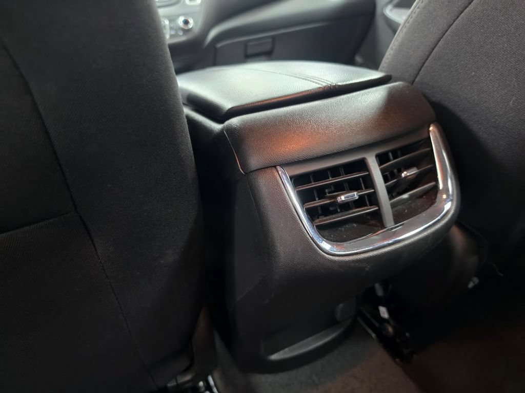 Used 2025 Chevrolet Malibu LT FWD image 26
