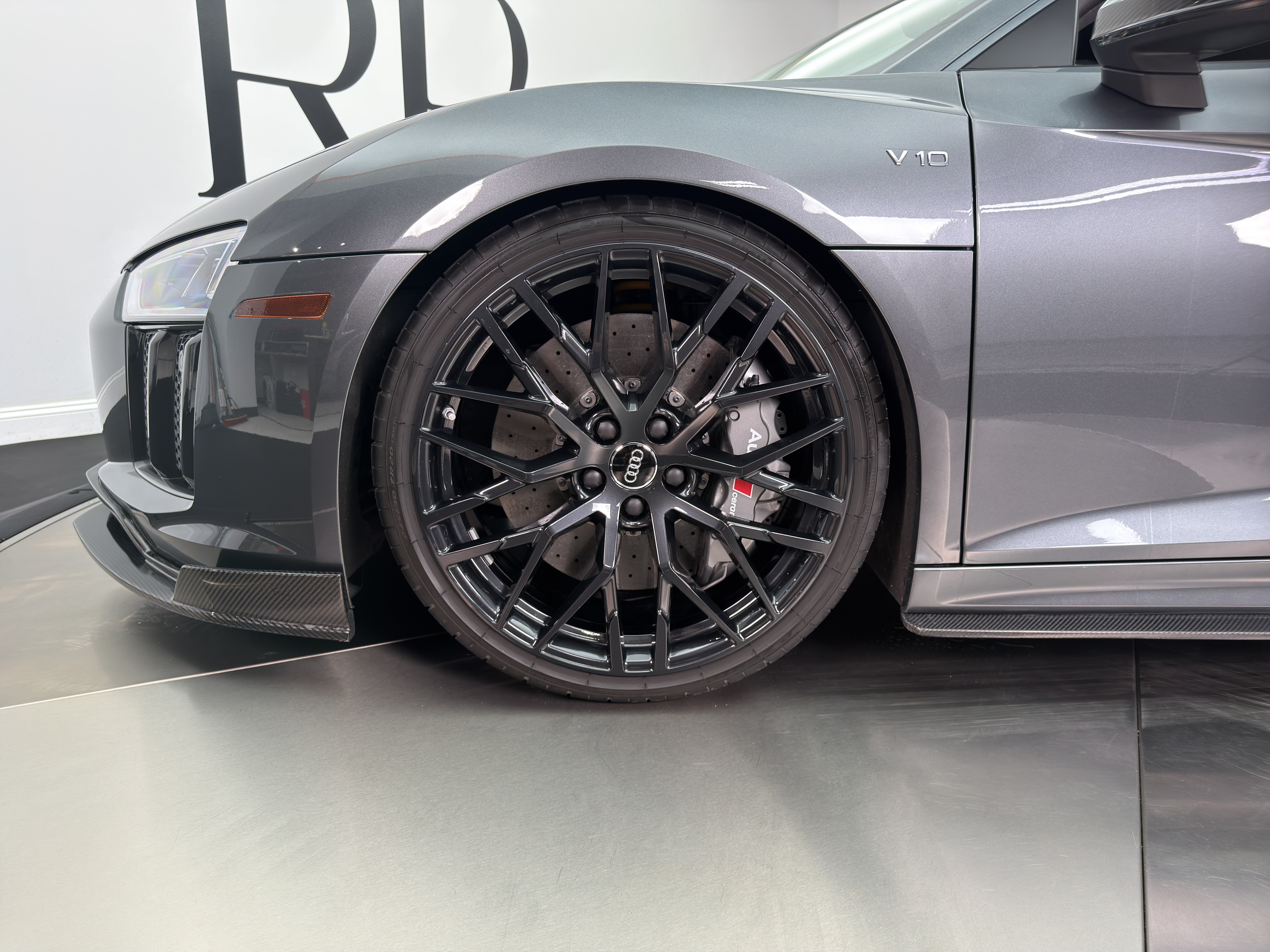 Used 2018 Audi R8 V10 plus AWD/4WD image 4