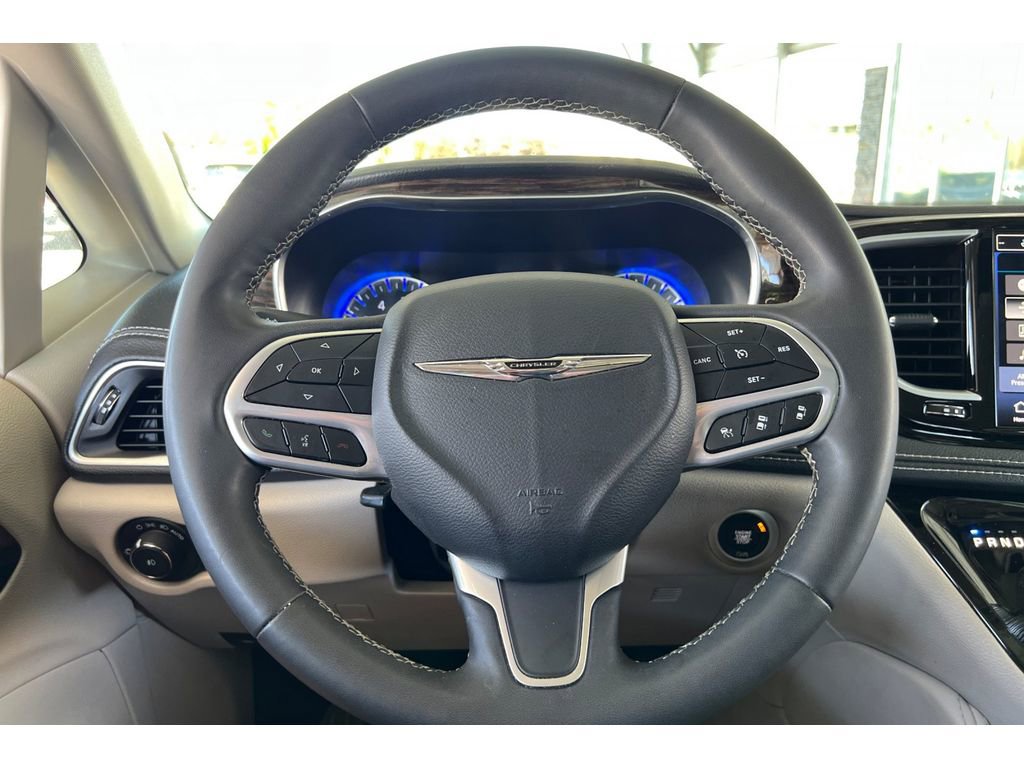 Used 2023 Chrysler Pacifica Limited image 27