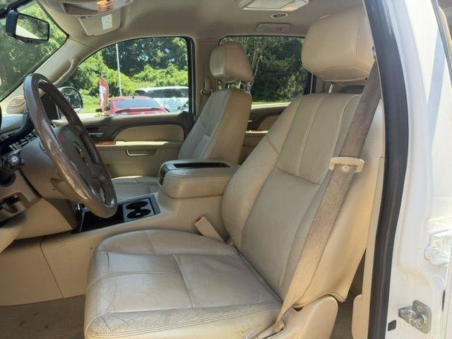 Used 2012 Chevrolet Suburban LT w/ All-Star Edition RWD image 15