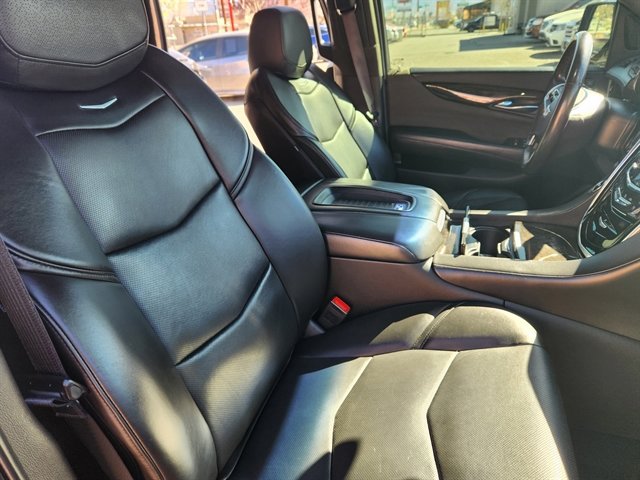 Used 2020 Cadillac Escalade Platinum image 8