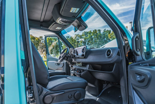 Used 2024 Mercedes-Benz Sprinter 2500 image 33
