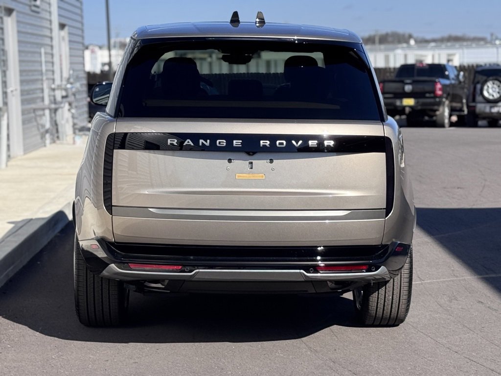 New 2026 Land Rover Range Rover SE image 8
