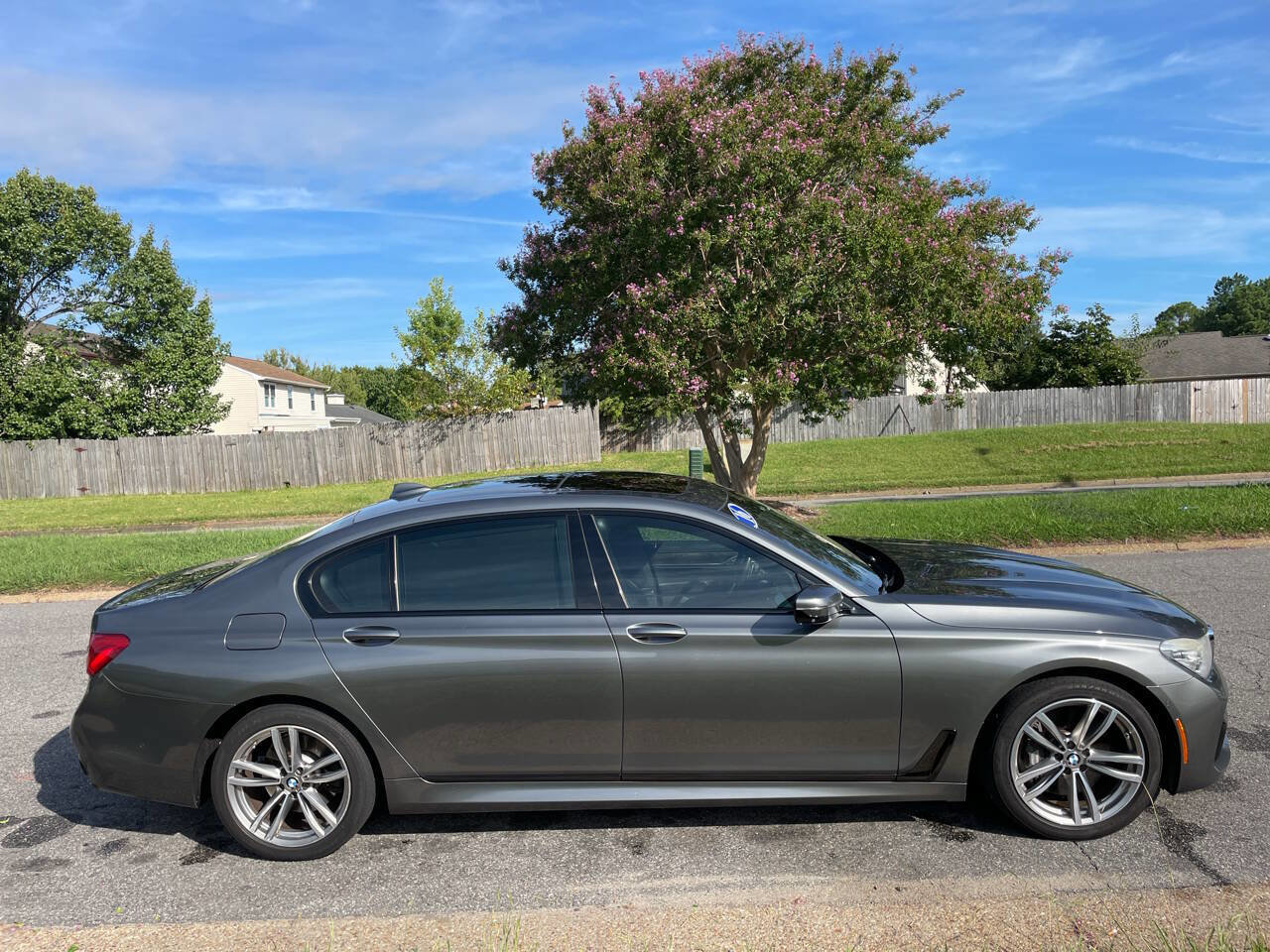 Used 2016 BMW 750i RWD image 7