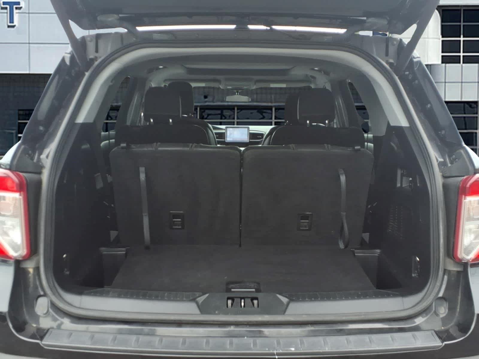 Used 2020 Ford Explorer XLT w/ Equipment Group 202A AWD/4WD image 6