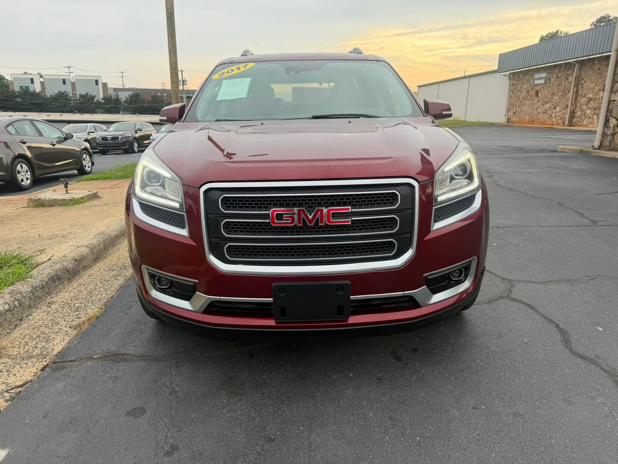 Used 2017 GMC Acadia Limited SLT FWD image 2