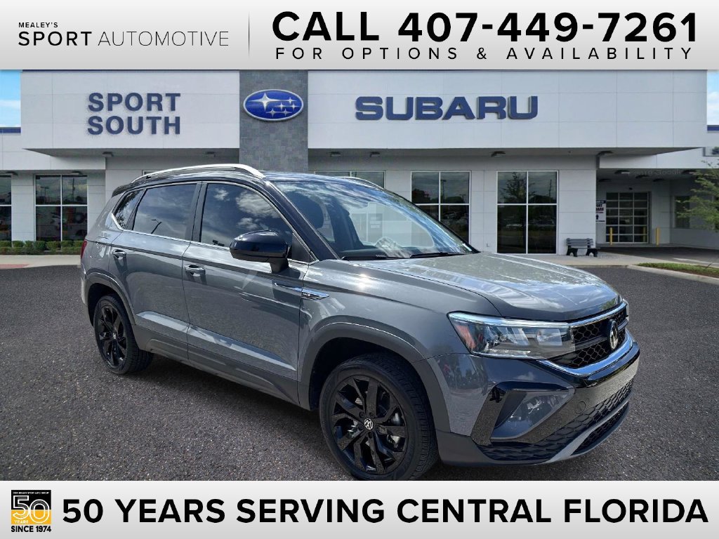 Used 2024 Volkswagen Taos SE w/ Panoramic Sunroof Package