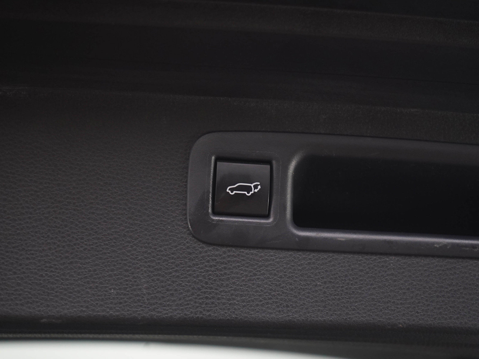 Used 2025 Toyota Highlander XLE AWD/4WD image 18