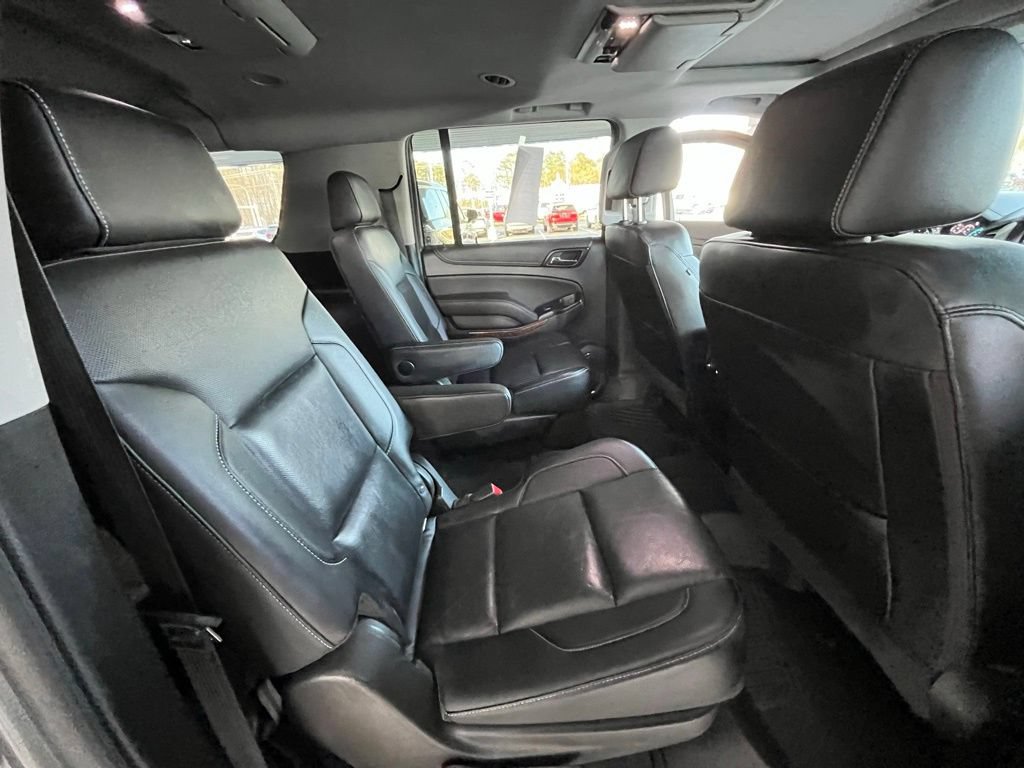 Used 2020 Chevrolet Suburban Premier AWD/4WD image 17