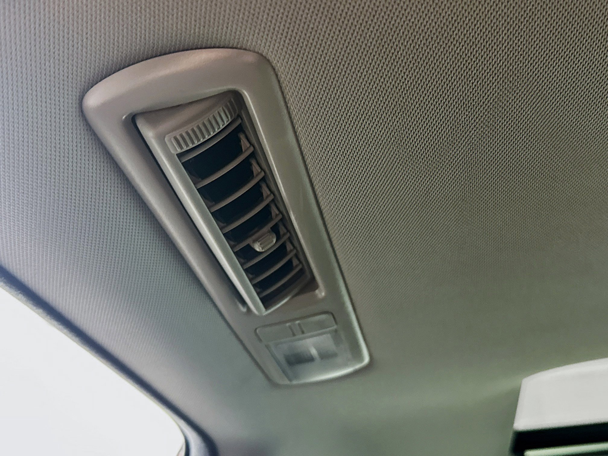 Used 2017 Toyota Highlander XLE AWD/4WD image 27