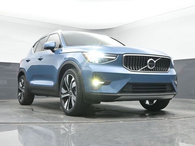 Used 2023 Volvo XC40 B5 Plus w/ Driver Assist Package AWD/4WD image 37