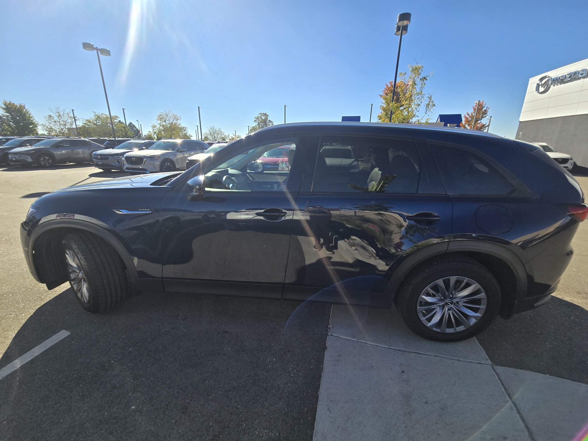 Used 2024 MAZDA CX-90 Plug-In Hybrid w/ Preferred AWD/4WD image 2