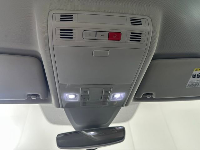 Used 2019 Volkswagen e-Golf SEL Premium image 24